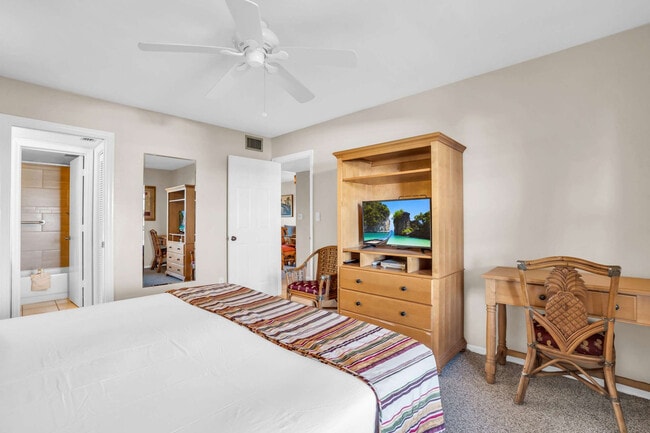 Building Photo - 600 Neapolitan Way