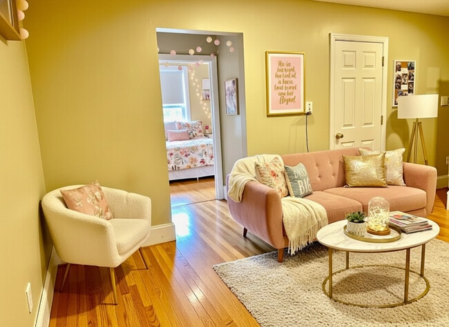 Building Photo - 66 Egmont St