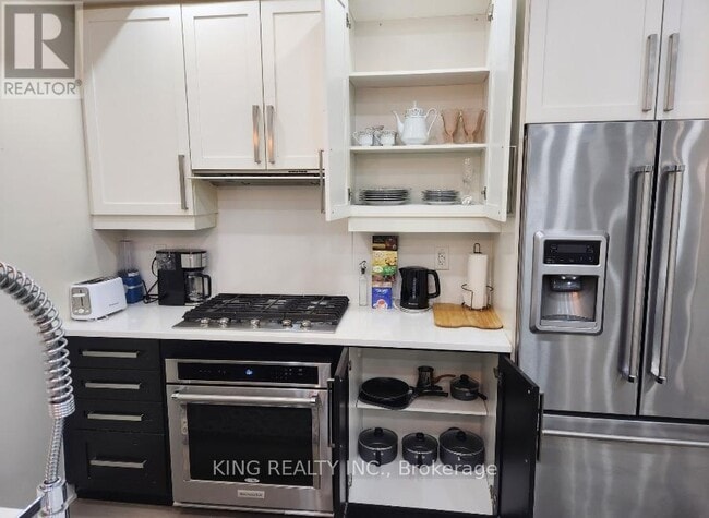 Building Photo - 4010-4010 Parkside Village Dr