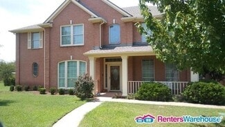 Building Photo - 11651 Lavender Ave