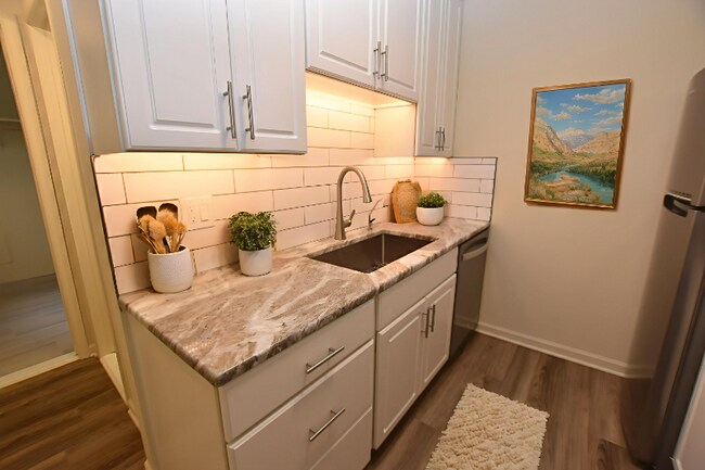 Foto del edificio - 1350 Laurel Valley Dr