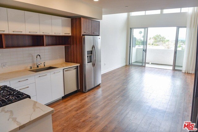 Foto del edificio - 733 N Hudson Ave