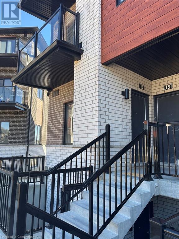 Building Photo - 10 S Creek Dr