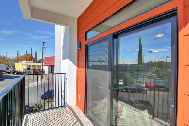 Building Photo - 6601 Folsom Blvd