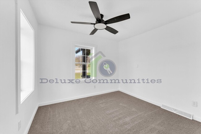 Building Photo - 3 Bed, 1 Bath, Single Family Home