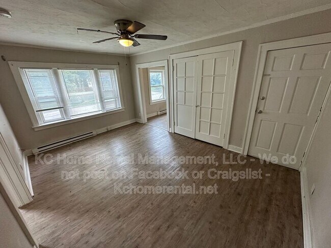 Foto del edificio - 305-307 N Gladstone Blvd