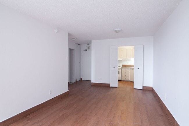 Building Photo - 2285 Rue St Mathieu