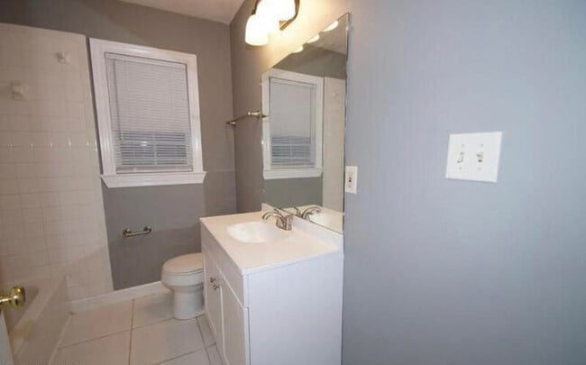 Photo - 212 N Eastern St House