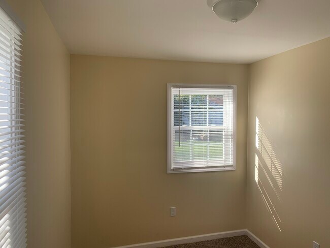 Foto del edificio - 709 Flintridge Dr