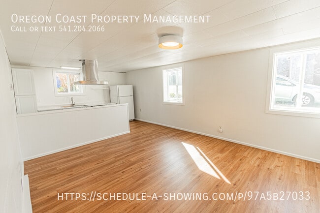 Building Photo - 537 SW 32nd St