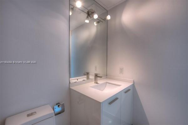 Building Photo - 1300 Brickell Bay Dr