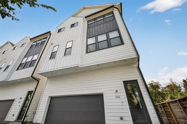 Foto del edificio - 6744 Del Rio St