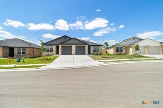 Building Photo - 1242 Lehmann Dr