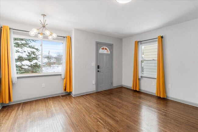 Foto del edificio - 1357 Genessee Ave