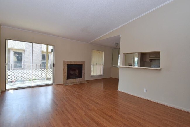 Building Photo - 700 Thicket Ln