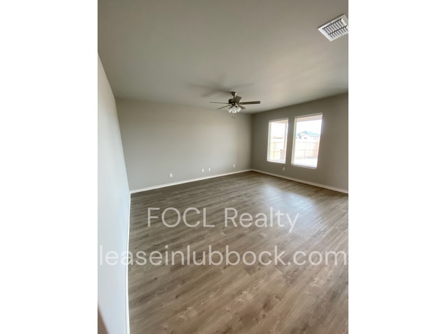 Foto del edificio - 3 bed 2 bath Open Concept