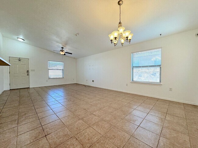 Building Photo - Northeast El Paso 3 Bed Refrig A/C