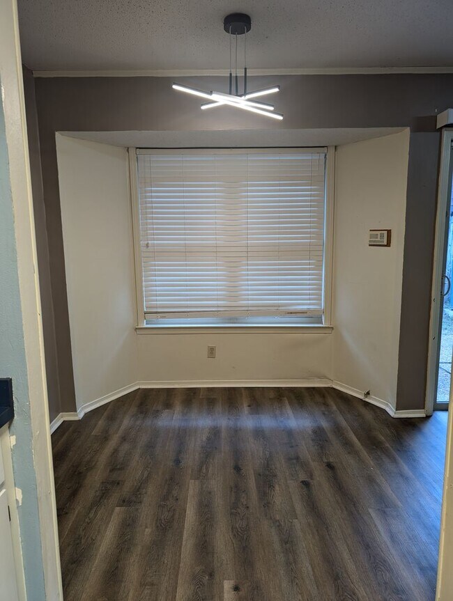 Foto del edificio - Townhouse 3/2.5 Fenced