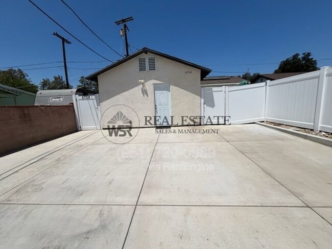 Photo - 5704 Wisteria Drive Townhome