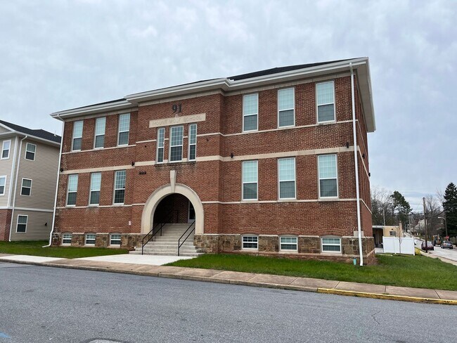 Building Photo - 91 S Third St