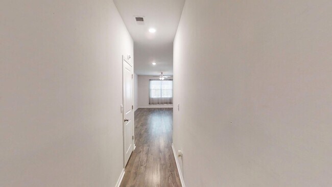 Building Photo - 890 Quaint Parish Cir