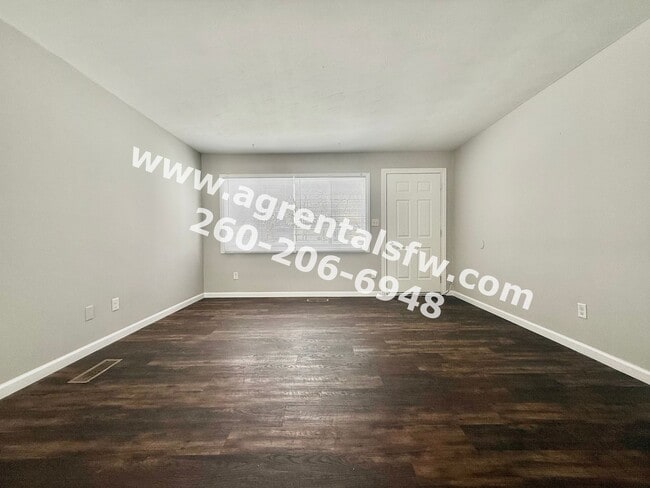 Building Photo - 3 Bedroom house