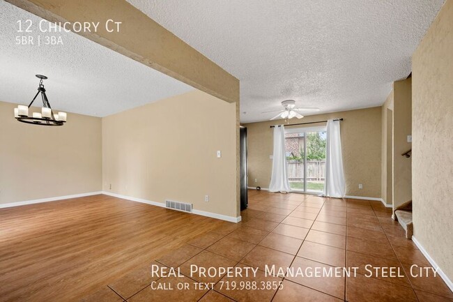 Building Photo - 12 Chicory Ct