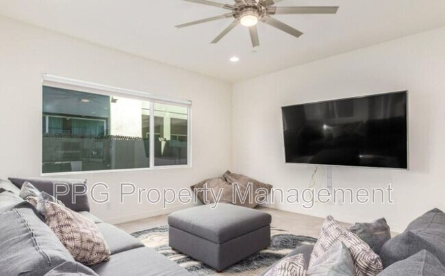 Foto del edificio - 6810 E Lyra Dr