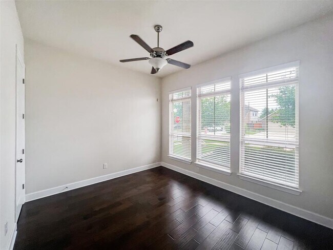 Building Photo - 617 Garner Park Dr
