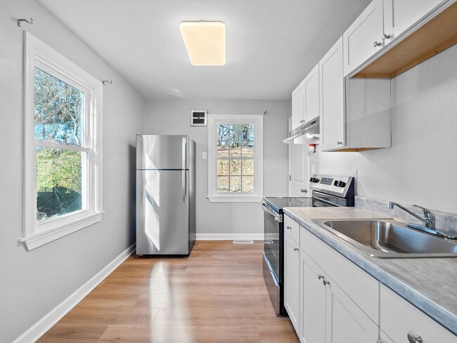 Foto del edificio - 2 Bedroom, 1 Bathroom newly renovated home for rent off Williamson Rd!