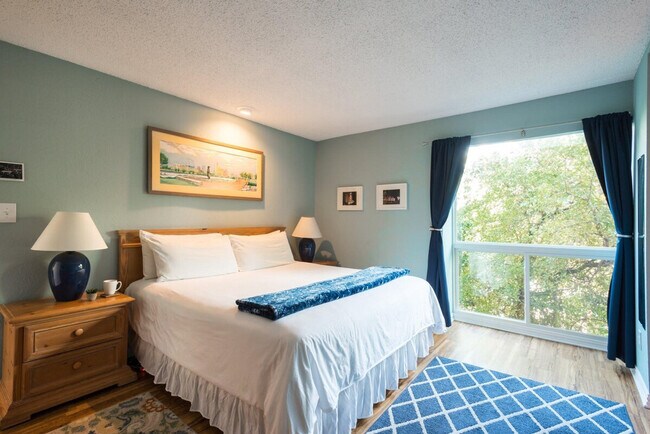 Foto del edificio - 1206 Hollow Creek Dr