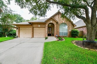 Building Photo - 535 Avery Dr