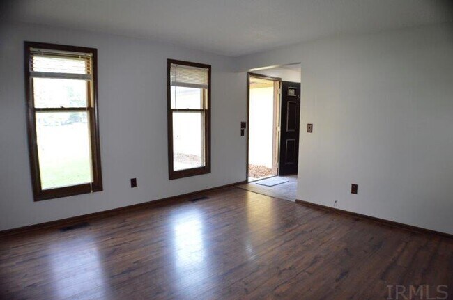 Foto del edificio - 8201 Newfield Dr