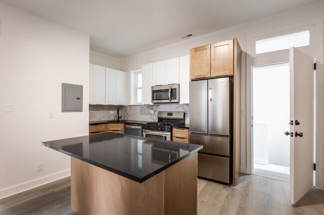 Foto del edificio - 1456 N Kedzie Ave