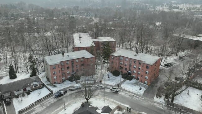  - 5,7 & 9 Stag Hill Drive