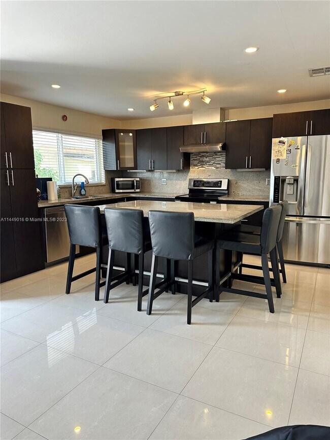 Foto del edificio - 2709 SW 64th Ave