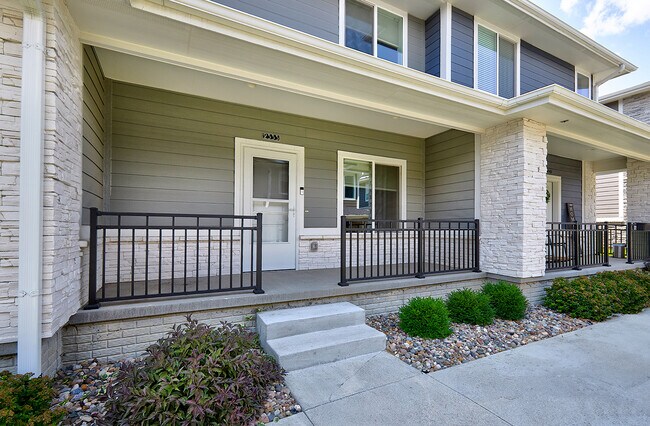 Building Photo - 2333 SE Sydney Ln