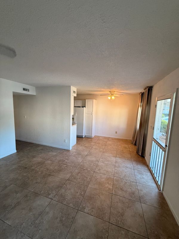 Foto del edificio - 4613 Bayshore Dr