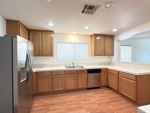 Building Photo - 560 Playa Linda Pl