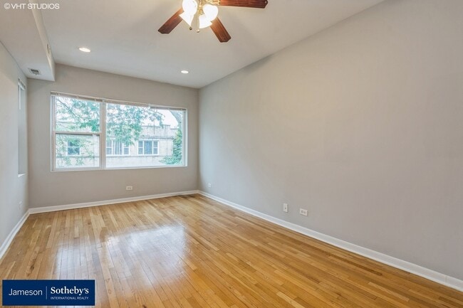 Foto del edificio - 3818 W Ainslie St