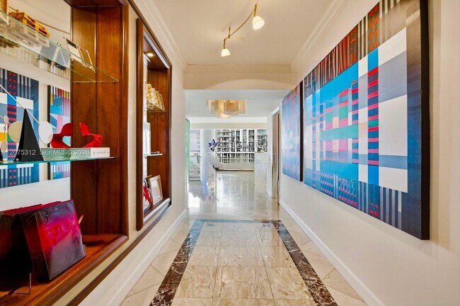 Foto del edificio - 16500 Collins Ave