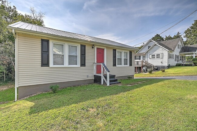 Building Photo - 501 S McKee St