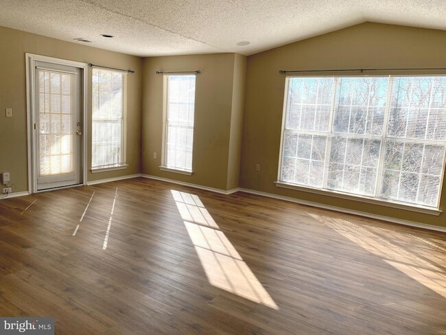 Building Photo - 21033 Timber Ridge Terrace