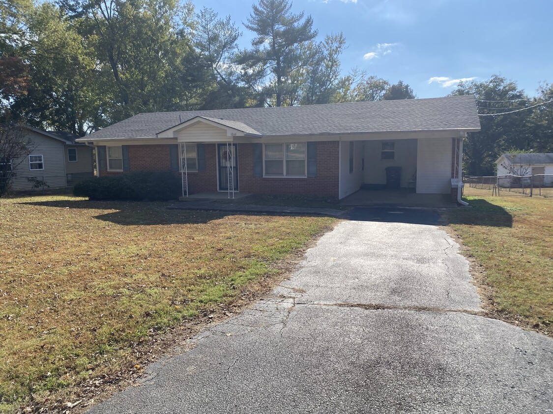 Primary Photo - 315 Nora Dr