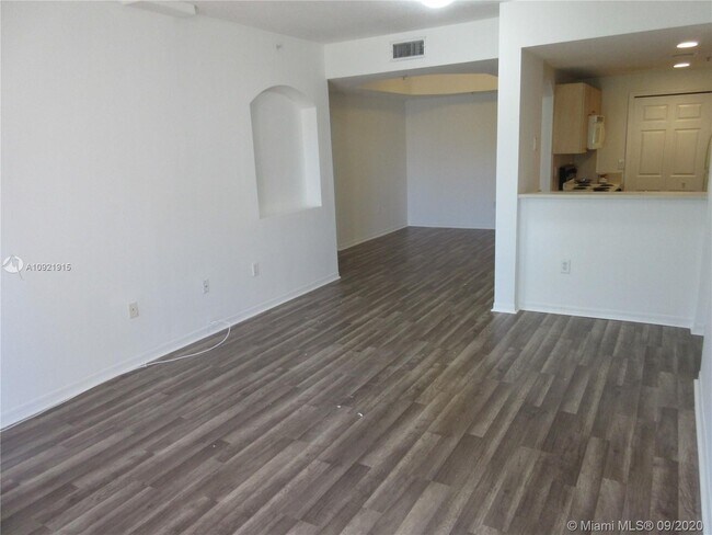 Building Photo - 6400 NW 114th Ave