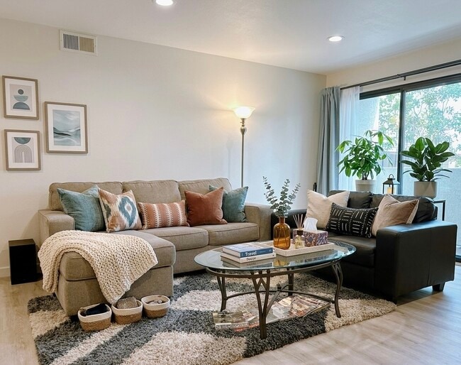 Building Photo - 1940 N Highland Ave