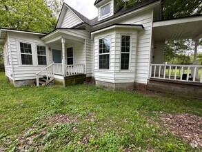Building Photo - 410 Ave 1 NE