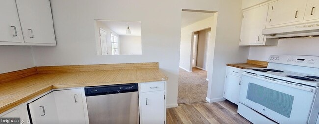 Building Photo - 10879 Clarksville Pike