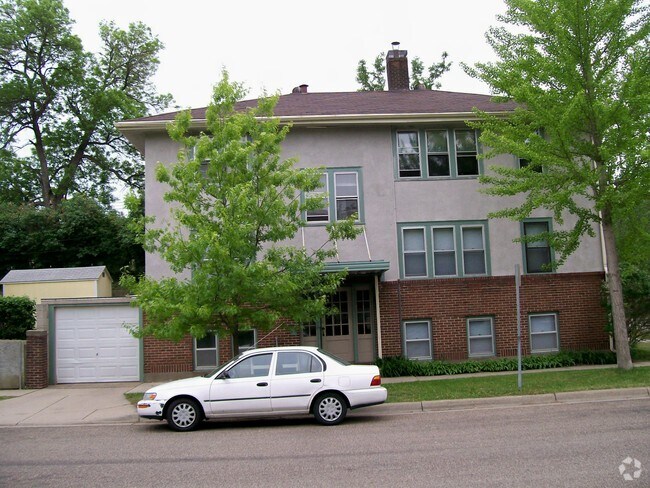Foto del edificio - SHIELDS APARTMENTS