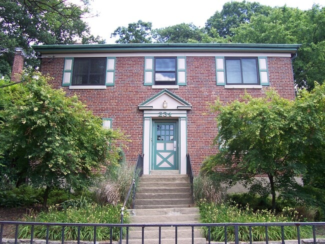 Building Photo - 234 Woolper Ave